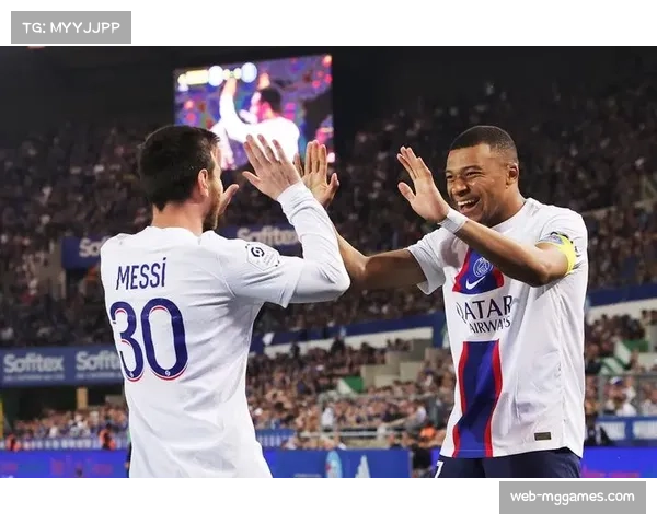 巴黎德比上半场射门数持平，鲁伊斯助攻杜埃破僵