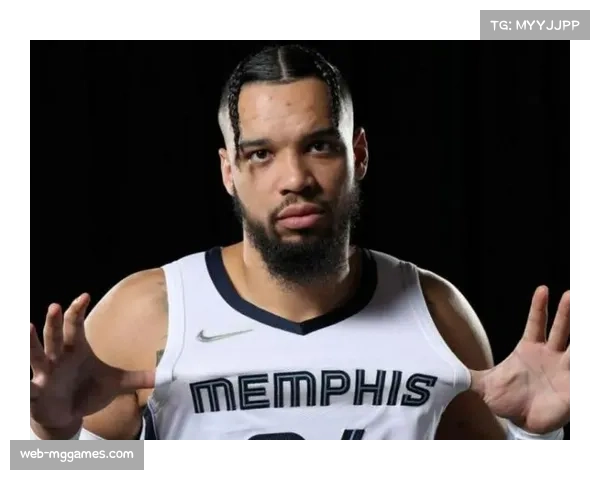 冲突瞬间：狄龙-布鲁克斯与追梦格林技术犯规后被驱逐